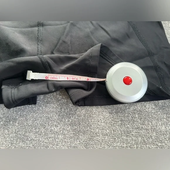 Under armor spandex gym shorts - Picture 3 of 4